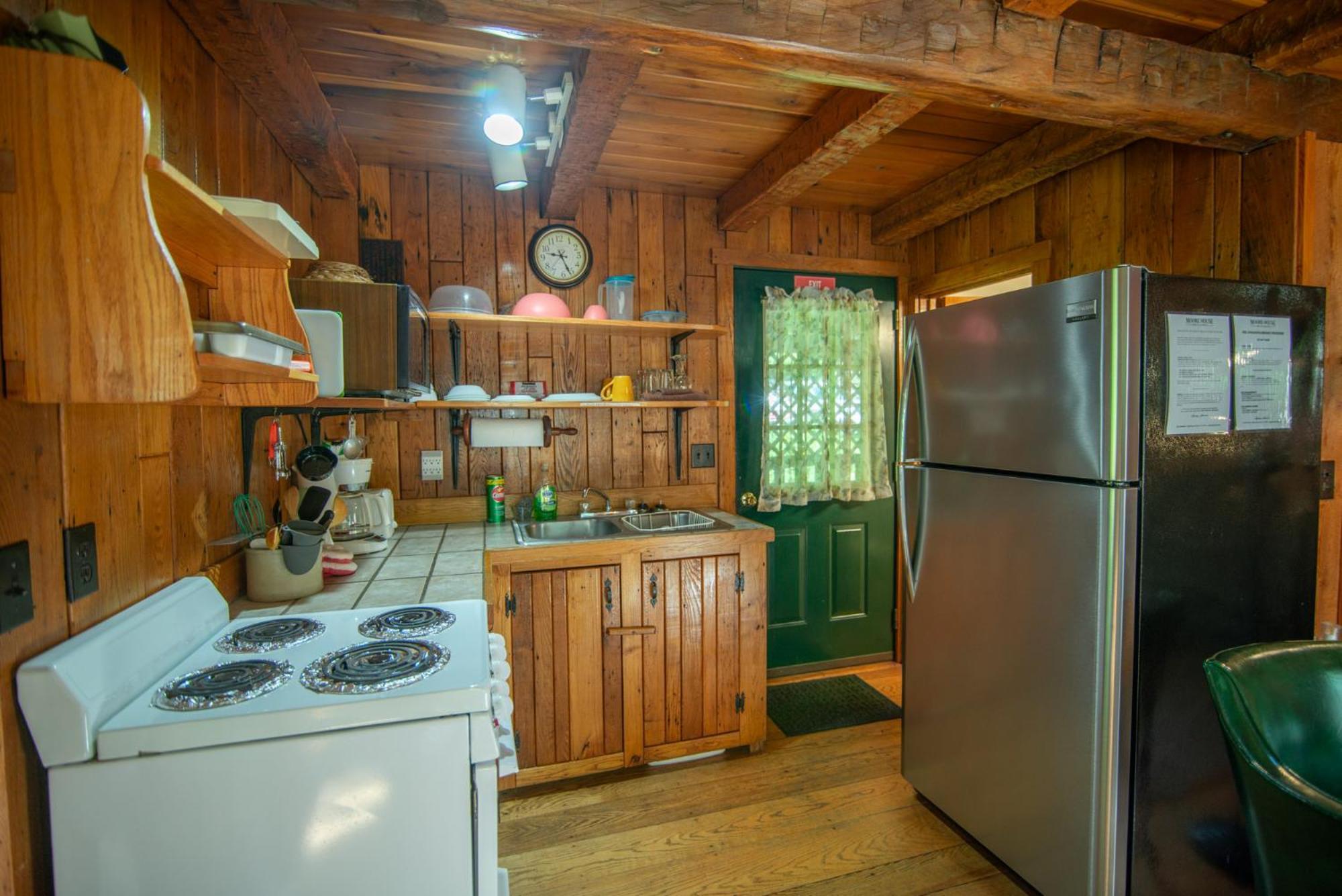 Moore House Inn & Cabins Marlinton Экстерьер фото