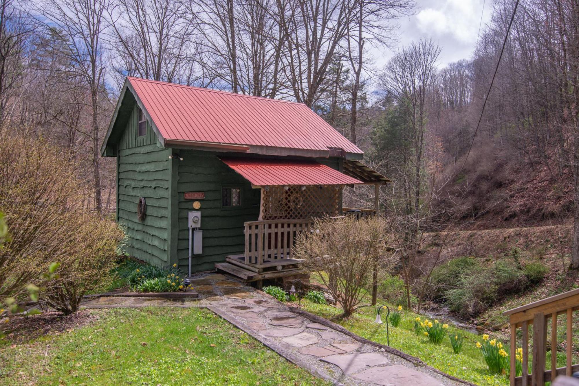 Moore House Inn & Cabins Marlinton Экстерьер фото