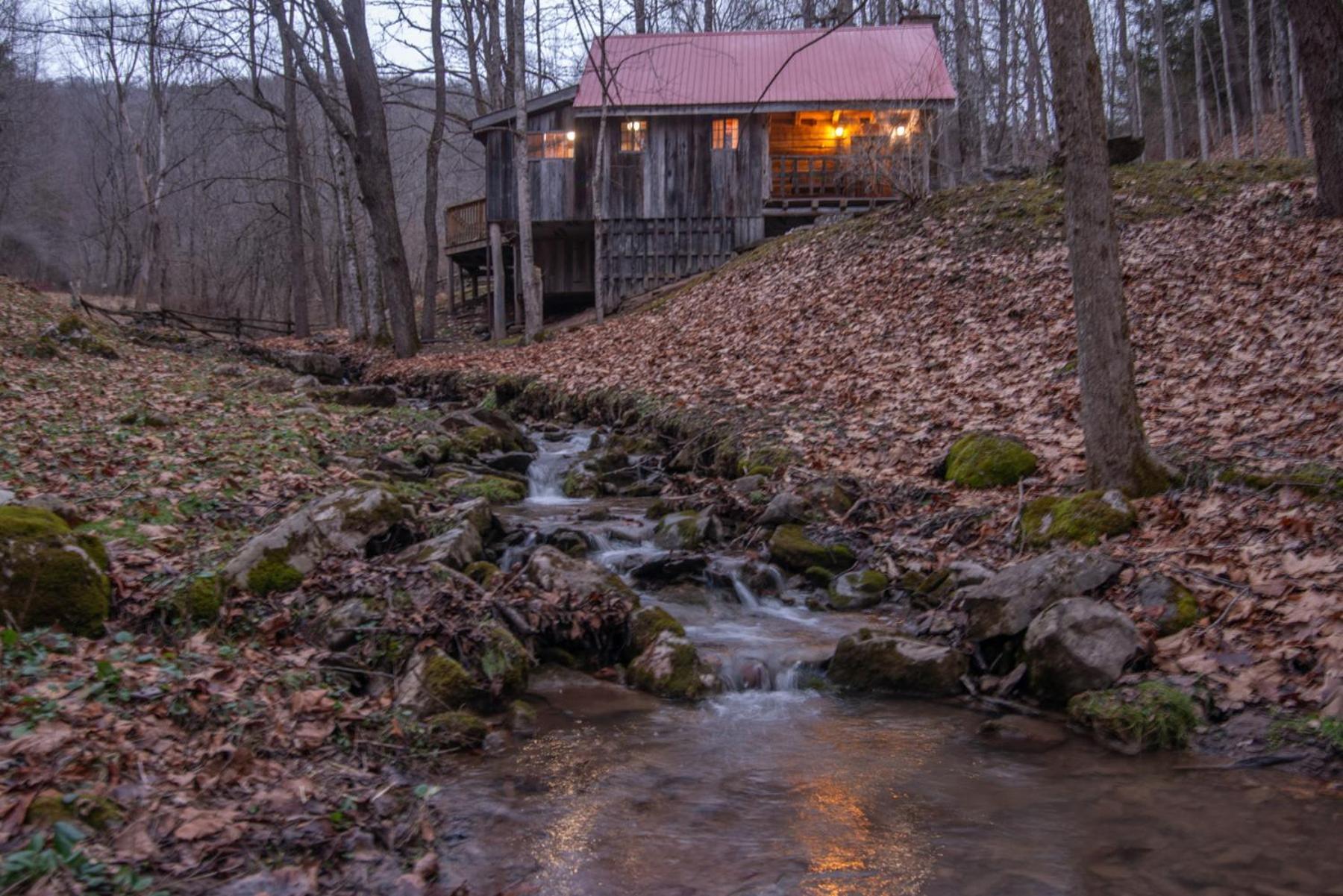 Moore House Inn & Cabins Marlinton Экстерьер фото