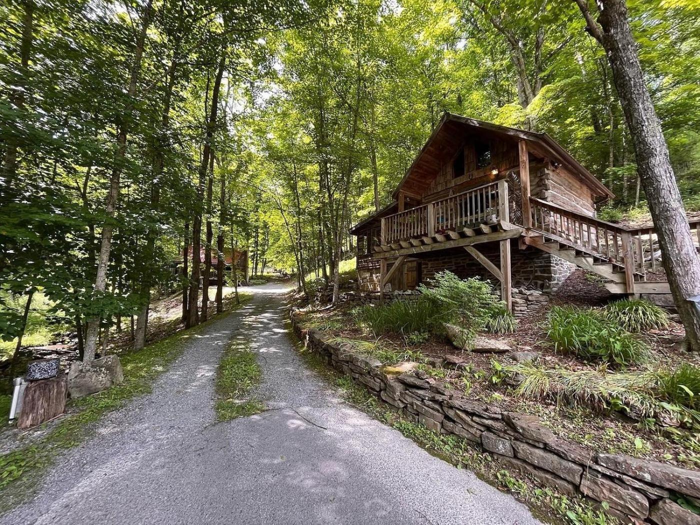 Moore House Inn & Cabins Marlinton Экстерьер фото