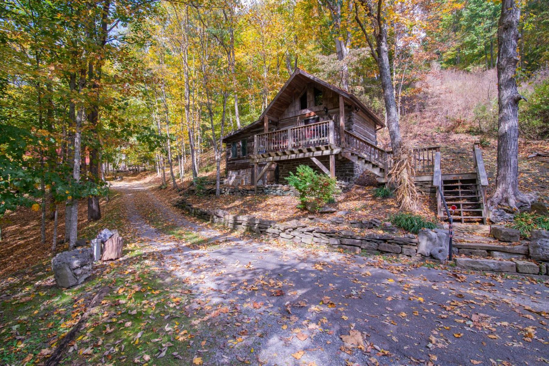 Moore House Inn & Cabins Marlinton Экстерьер фото