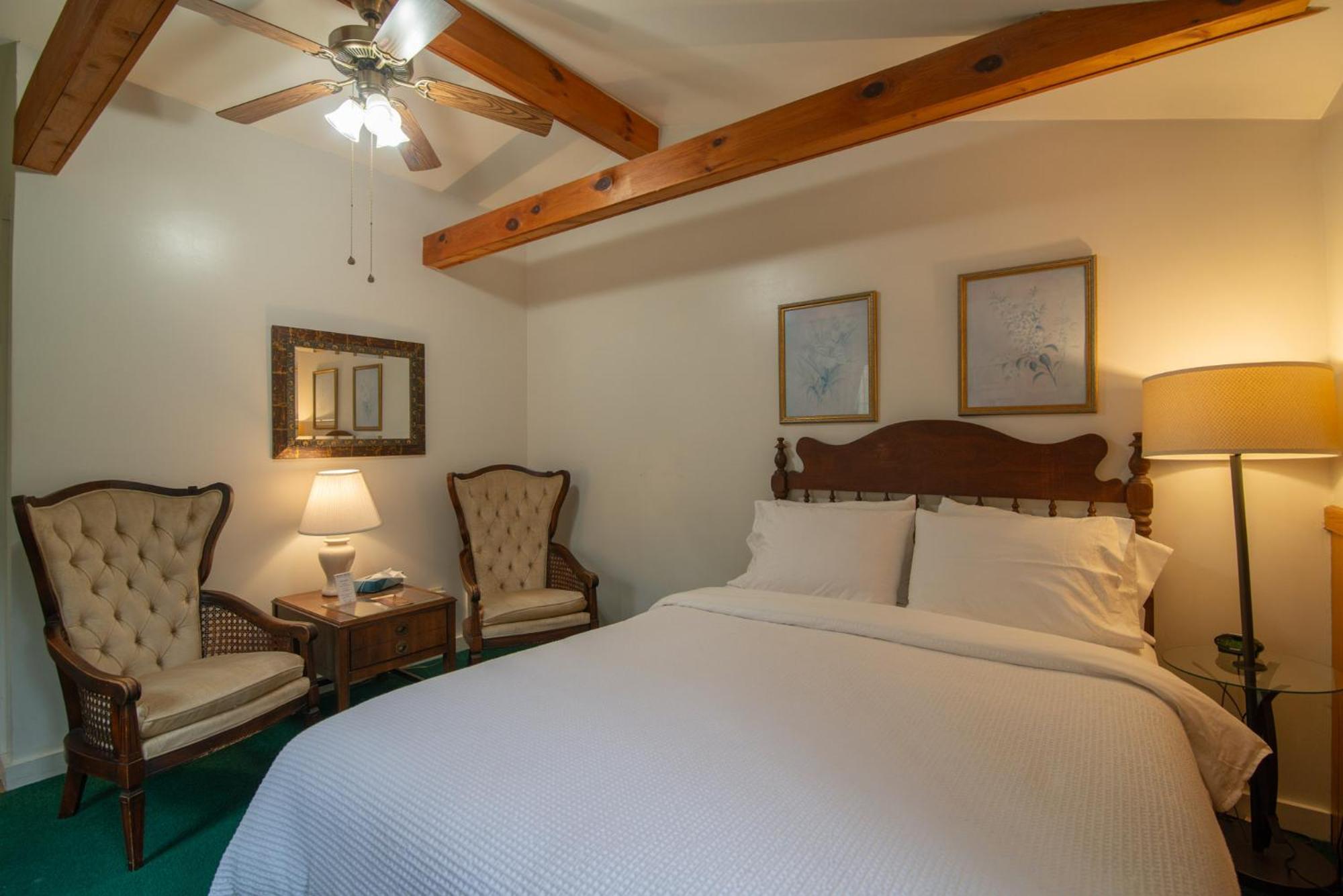 Moore House Inn & Cabins Marlinton Экстерьер фото