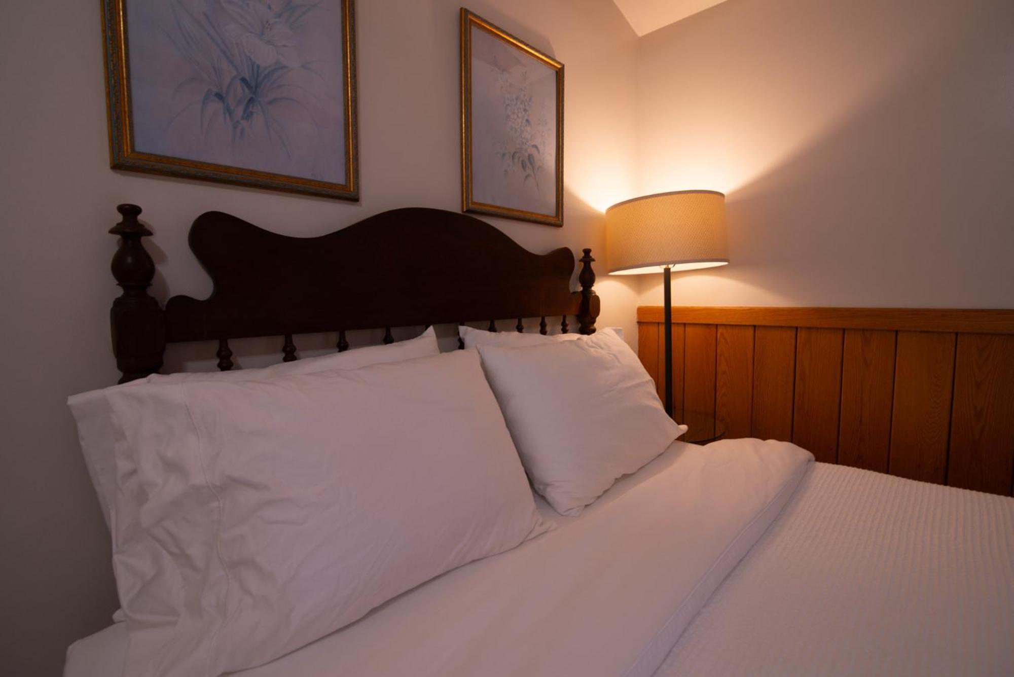 Moore House Inn & Cabins Marlinton Номер фото