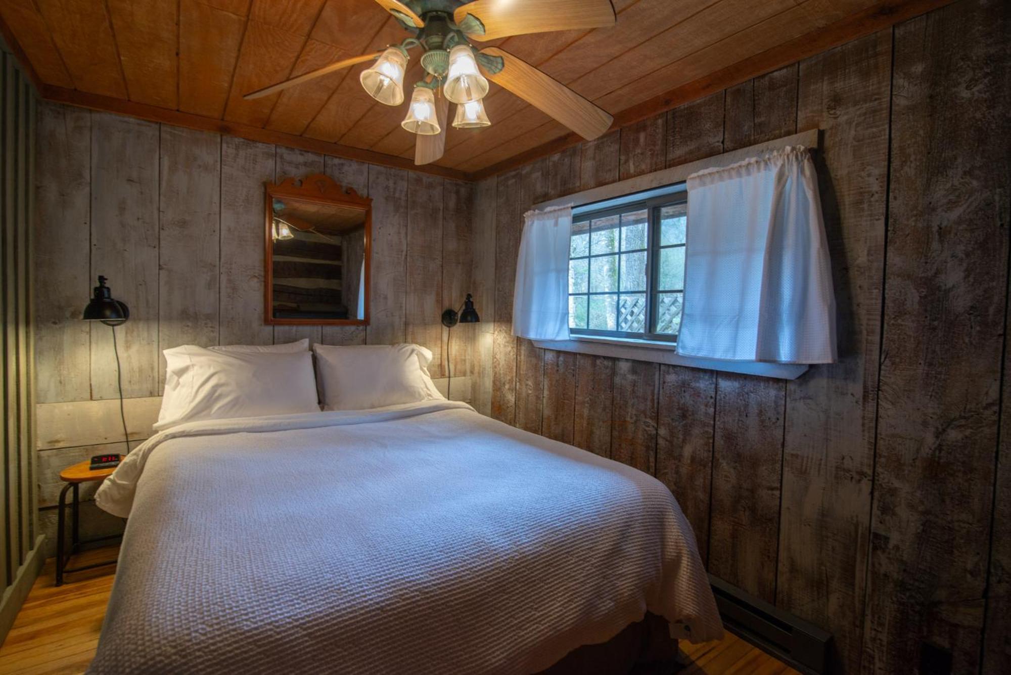 Moore House Inn & Cabins Marlinton Номер фото